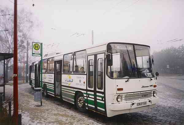 Gelenkobus Nr. 024 vom ungarischen Typ Ikarus 280.93  in den Firmenfarben der Barnimer Busgesellschaft mbH