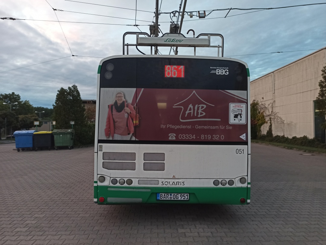 Gelenkobus Nr. 051 vom polnischen Typ Solaris Trollino 18 III Cegelec AC