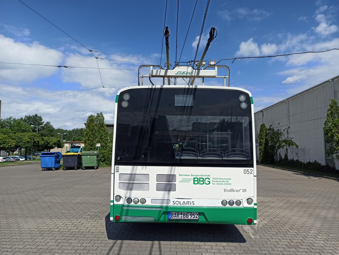 Articulated trolleybus no. 052 of the Polish type Solaris Trollino 18 AC