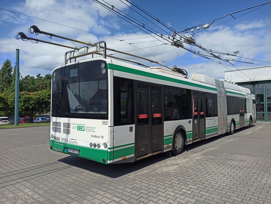 Gelenkobus Nr. 052 vom polnischen Typ Solaris Trollino 18 AC