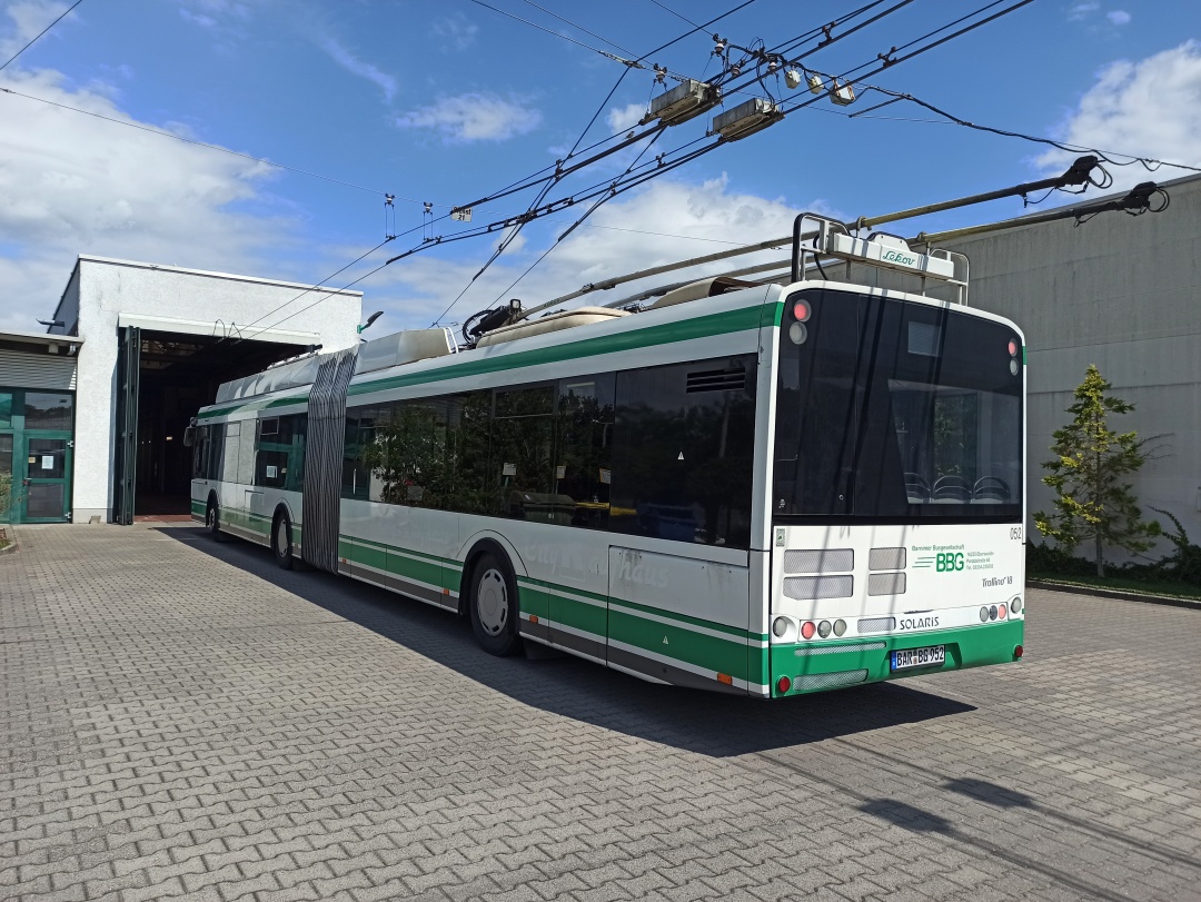 Gelenkobus Nr. 052 vom polnischen Typ Solaris Trollino 18 AC