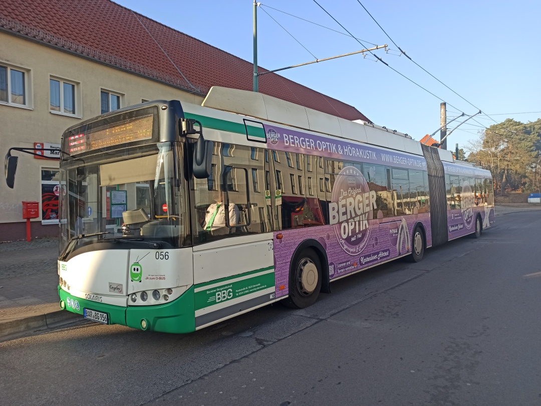 Gelenkobus Nr. 056 vom polnischen Typ Solaris Trollino 18 AC