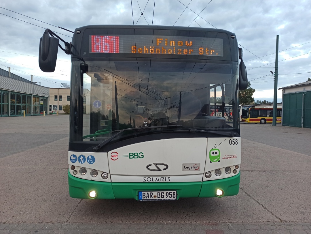 Gelenkobus Nr. 058 vom polnischen Typ Solaris Trollino 18 III Cegelec AC