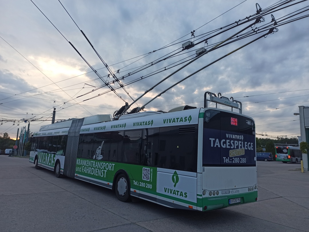 Gelenkobus Nr. 058 vom polnischen Typ Solaris Trollino 18 III Cegelec AC
