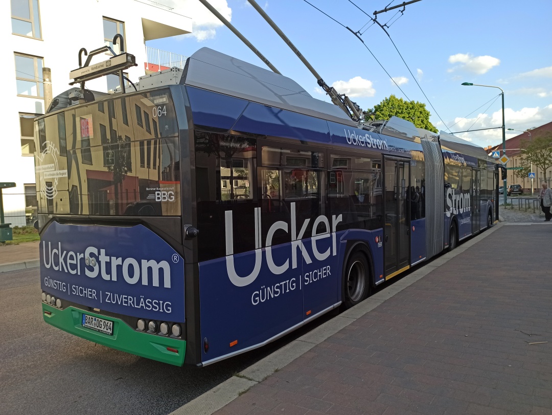 Gelenkobus Nr. 064 vom polnischen Typ Solaris Trollino 18 Kiepe IMC