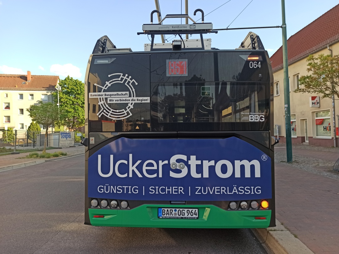 Gelenkobus Nr. 064 vom polnischen Typ Solaris Trollino 18 Kiepe IMC