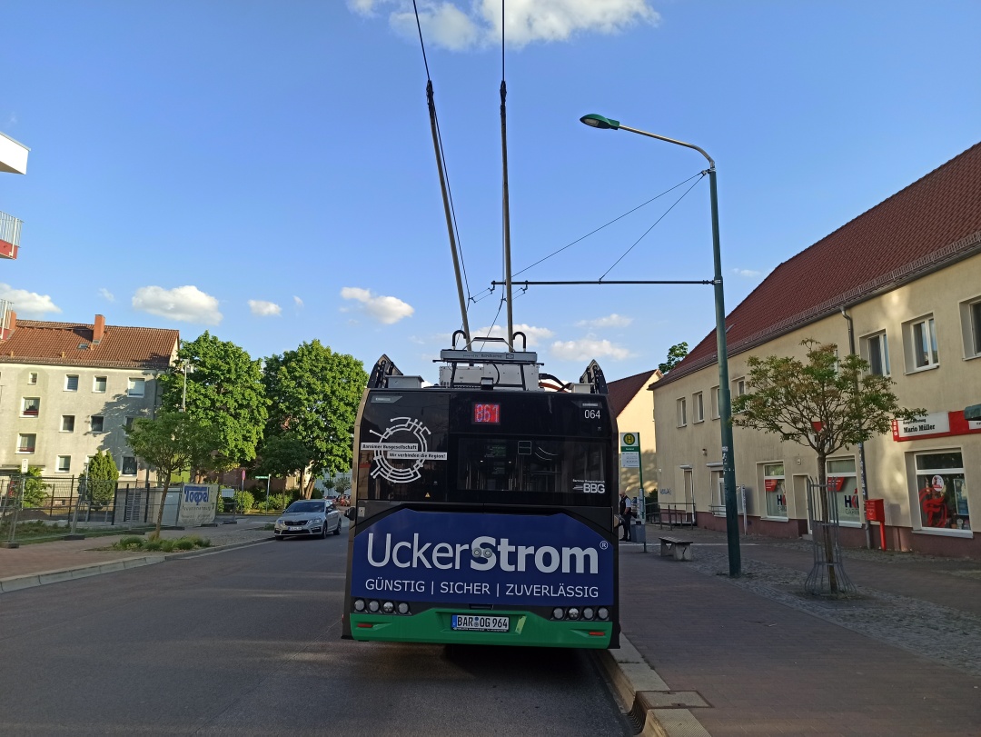 Gelenkobus Nr. 064 vom polnischen Typ Solaris Trollino 18 Kiepe IMC