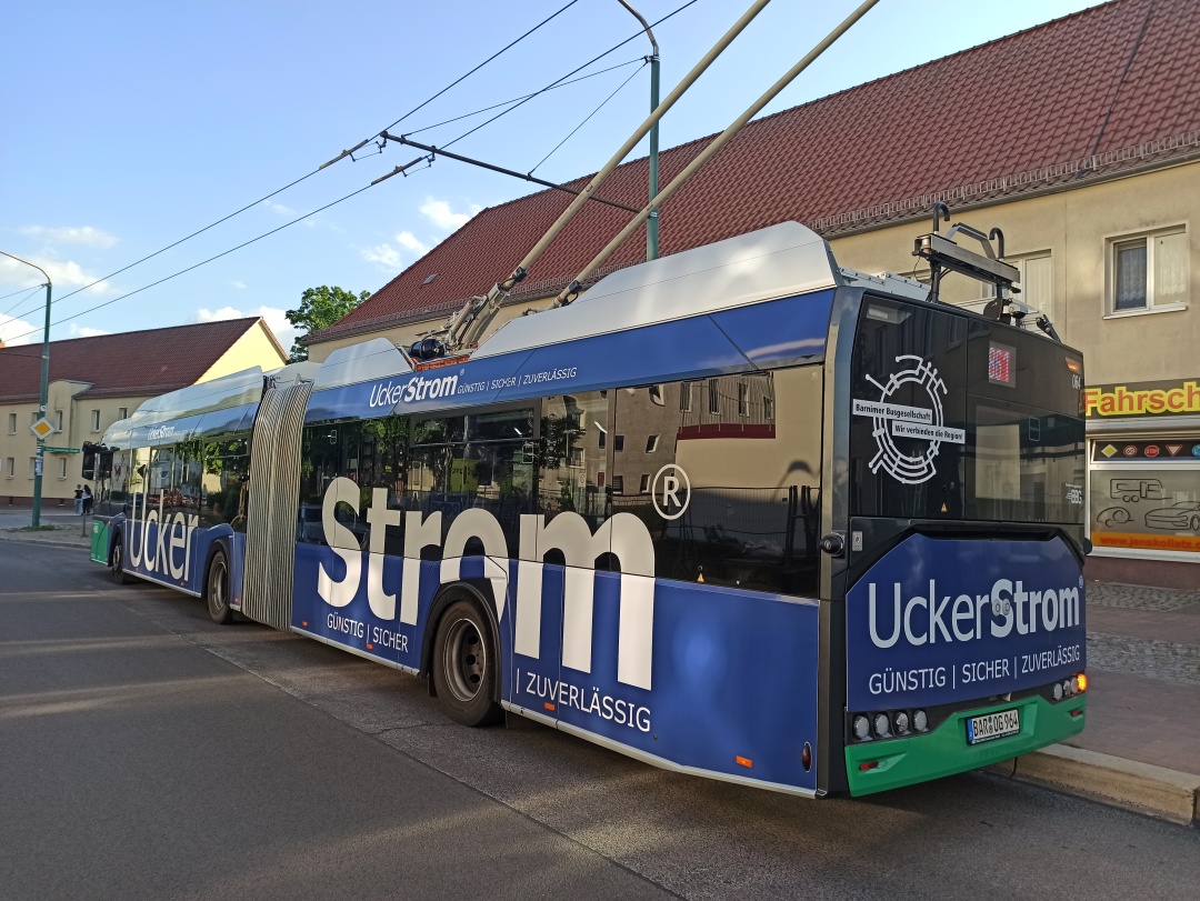 Gelenkobus Nr. 064 vom polnischen Typ Solaris Trollino 18 Kiepe IMC