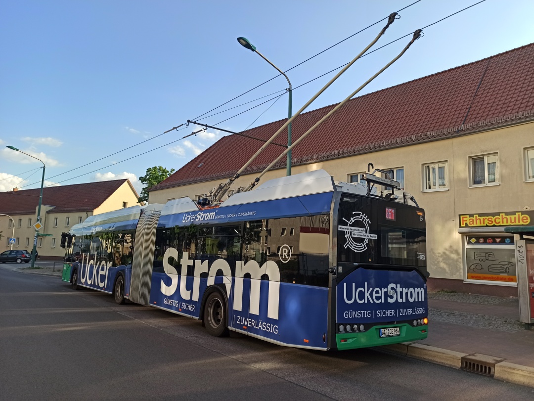 Gelenkobus Nr. 064 vom polnischen Typ Solaris Trollino 18 Kiepe IMC