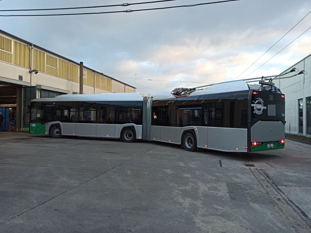 Einfahrt des Gelenkobusses 065 nach erfolgreicher Probefahrt in die Betriebswerkstatt des Betriebshofes Eberswalde/Nordend