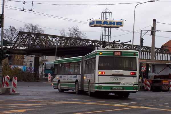 Obus 034 bei der Auffahrt auf den Eberswalder Busbahnhof