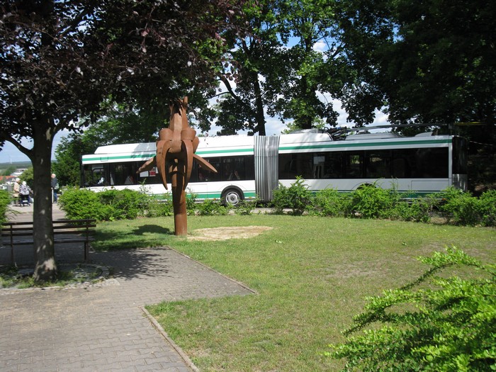 Gelenkobus 053 in der Wendestelle am Drachenkopf in der Georg-Herwegh-Straße