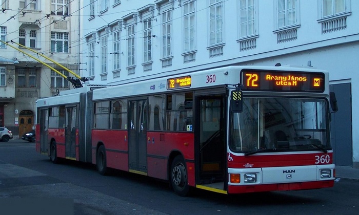 Former Eberswalde articulated trolleybus 011 of the Austrian type &Ouml;AF Gr&auml;f & Stift NGE 152 M17 in Budapest/H with the
car no.360 at the Arany J&aacute;nos utca